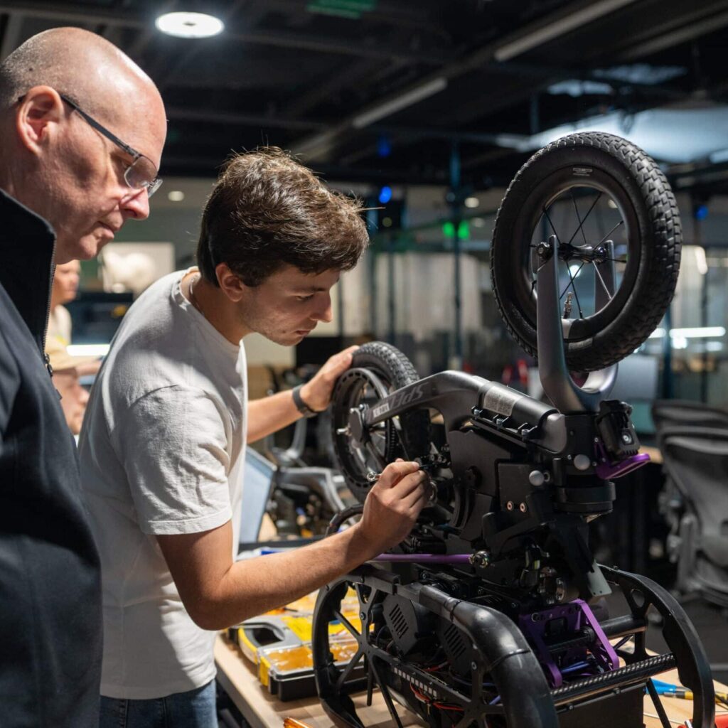 UMV-work-3-scaled-square-8c6436261771ab606455fafcf0868a39-ziegn7d0sxcr